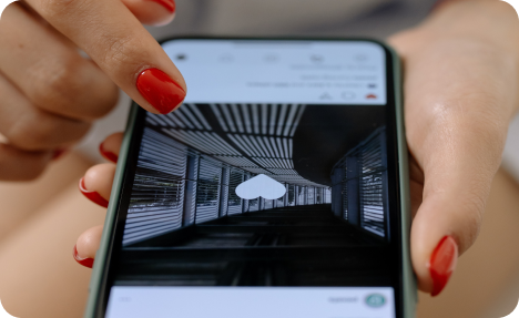 Utilisateur likant une publication Instagram – preuve d'engagement après avoir acheté des abonnés